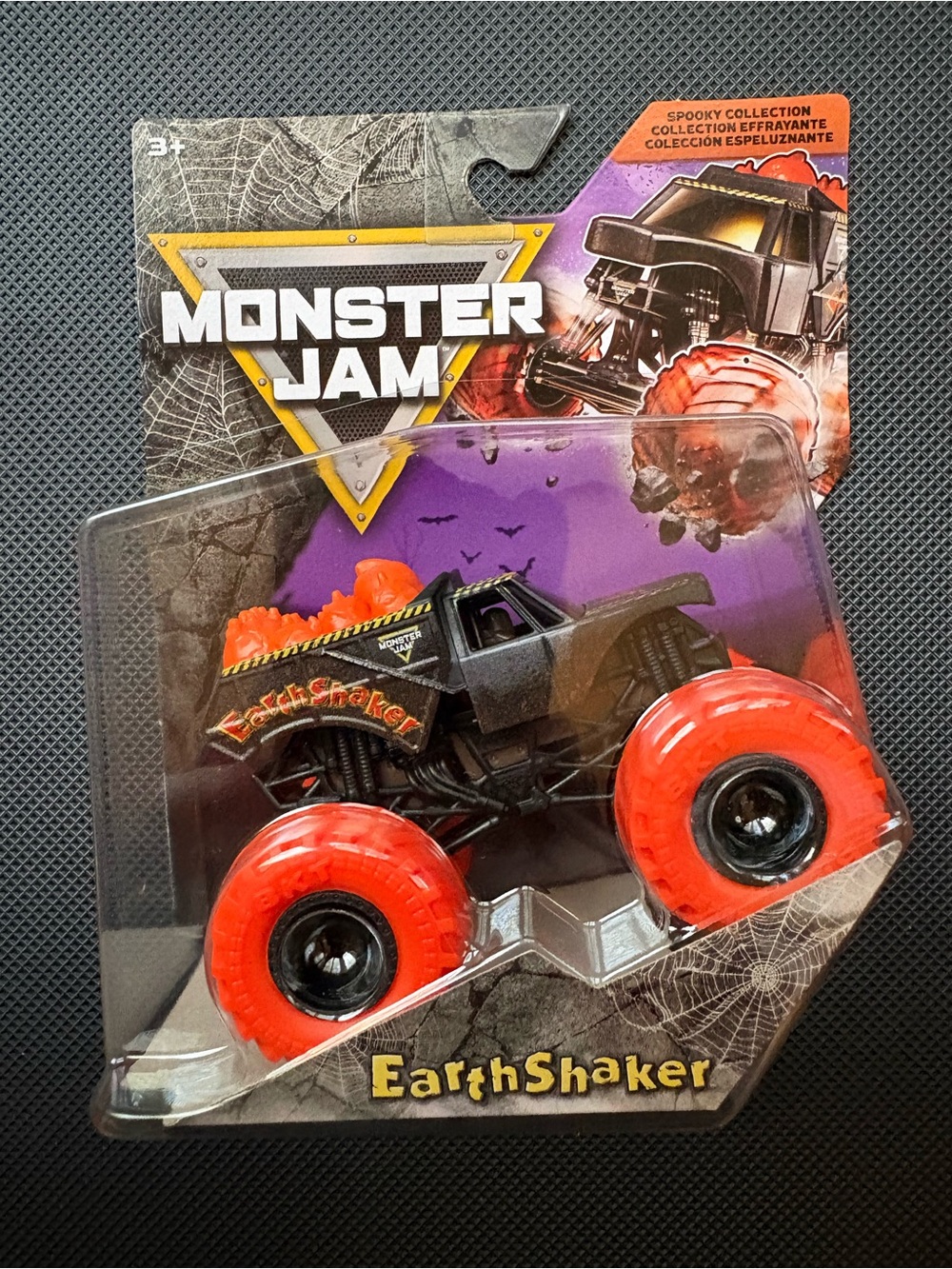 Monster Jam EarthShaker spooky Collction Truck - Black with Orange Wheels